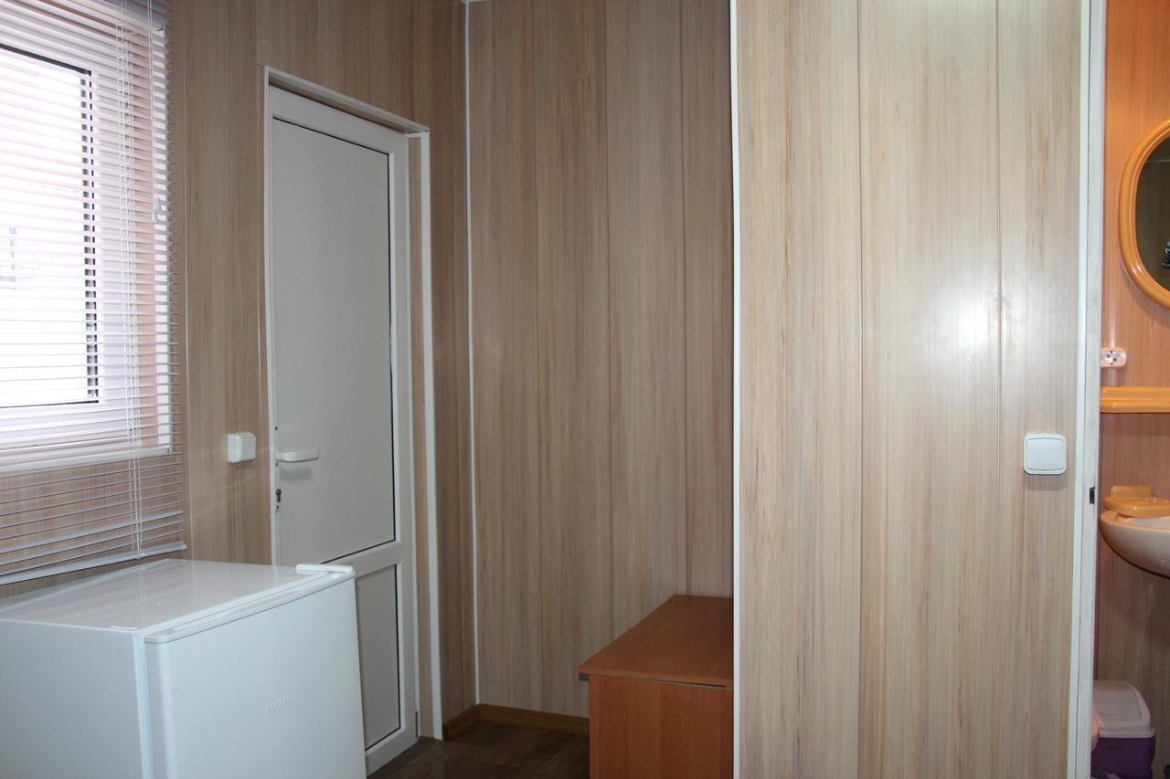 Дом Семейного Отдыха Karolino-Buhaz Exterior foto