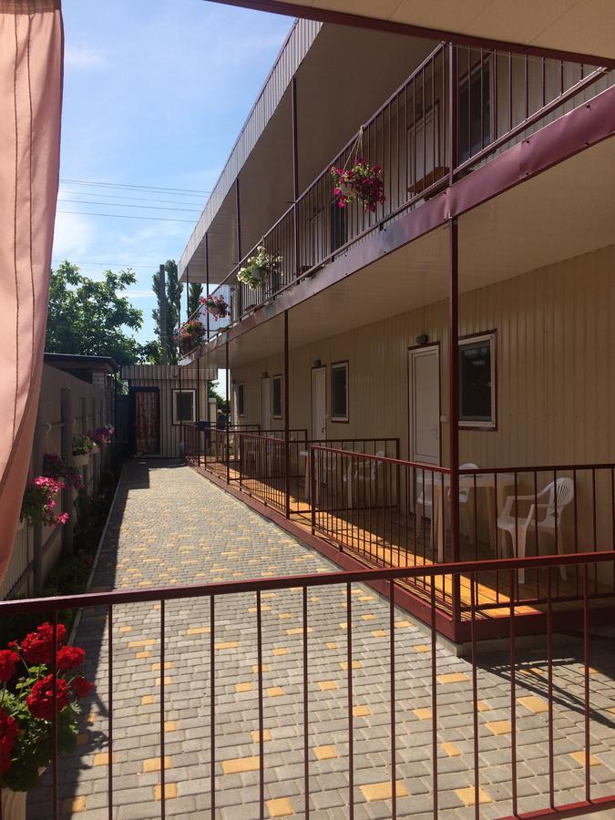 Дом Семейного Отдыха Karolino-Buhaz Exterior foto